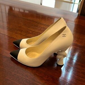 White tie knot Chanel heels